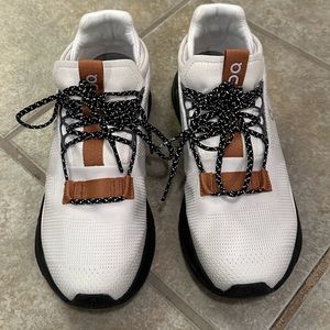 On cloudnova women’s shoe